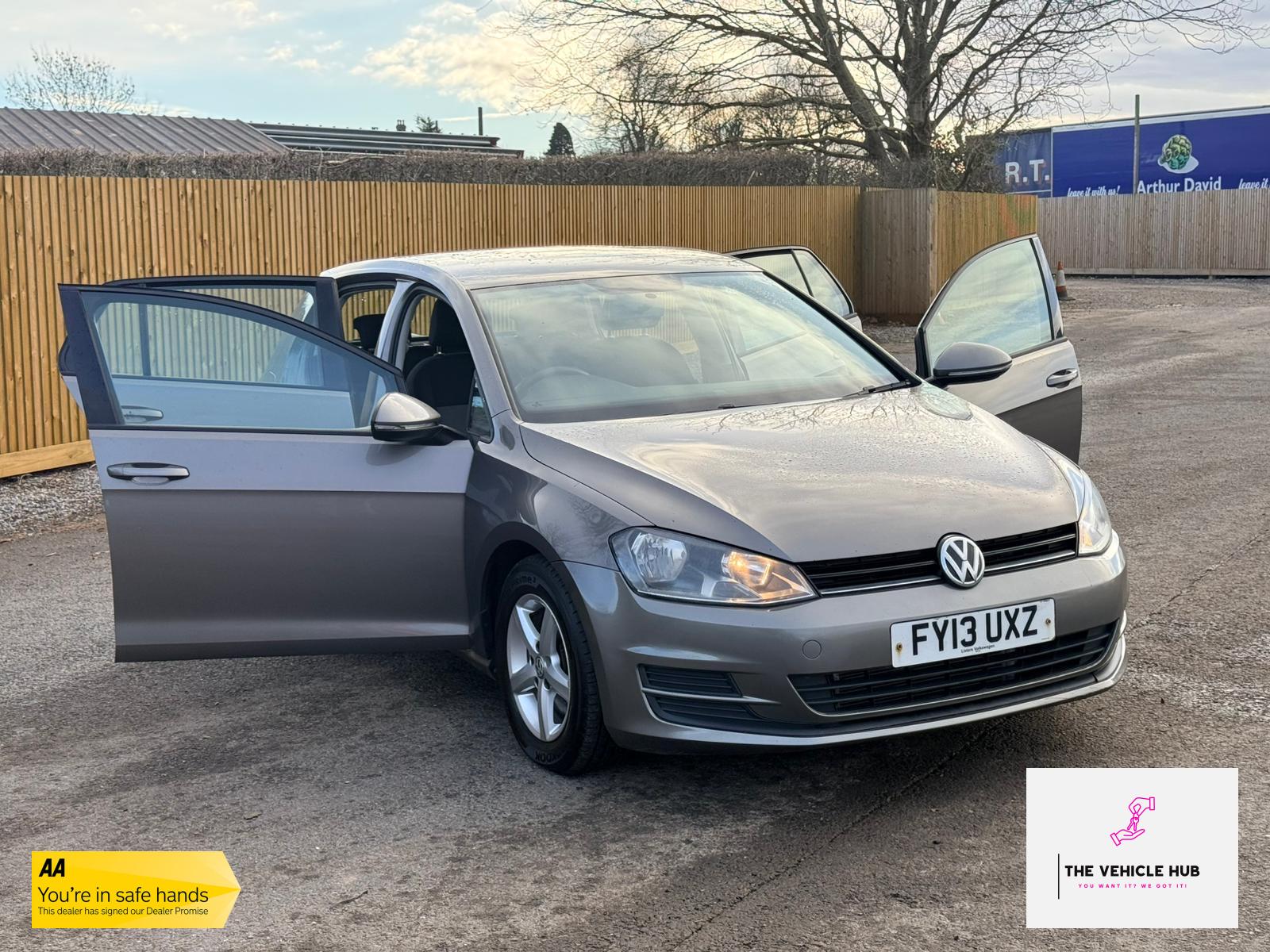 Volkswagen Golf 1.6 TDI BlueMotion Tech S Hatchback 5dr Diesel Manual Euro 5 (s/s) (105 ps)