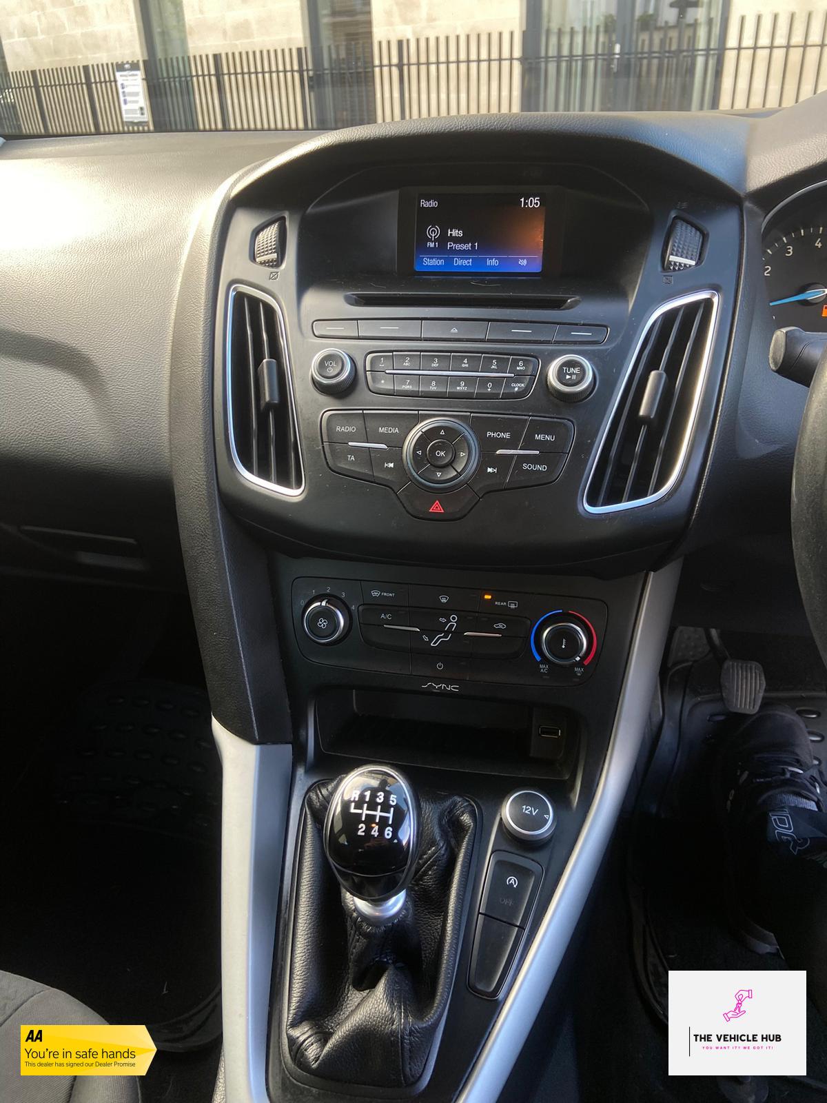 Ford Focus 1.0T EcoBoost Zetec Hatchback 5dr Petrol Manual Euro 6 (s/s) (125 ps)