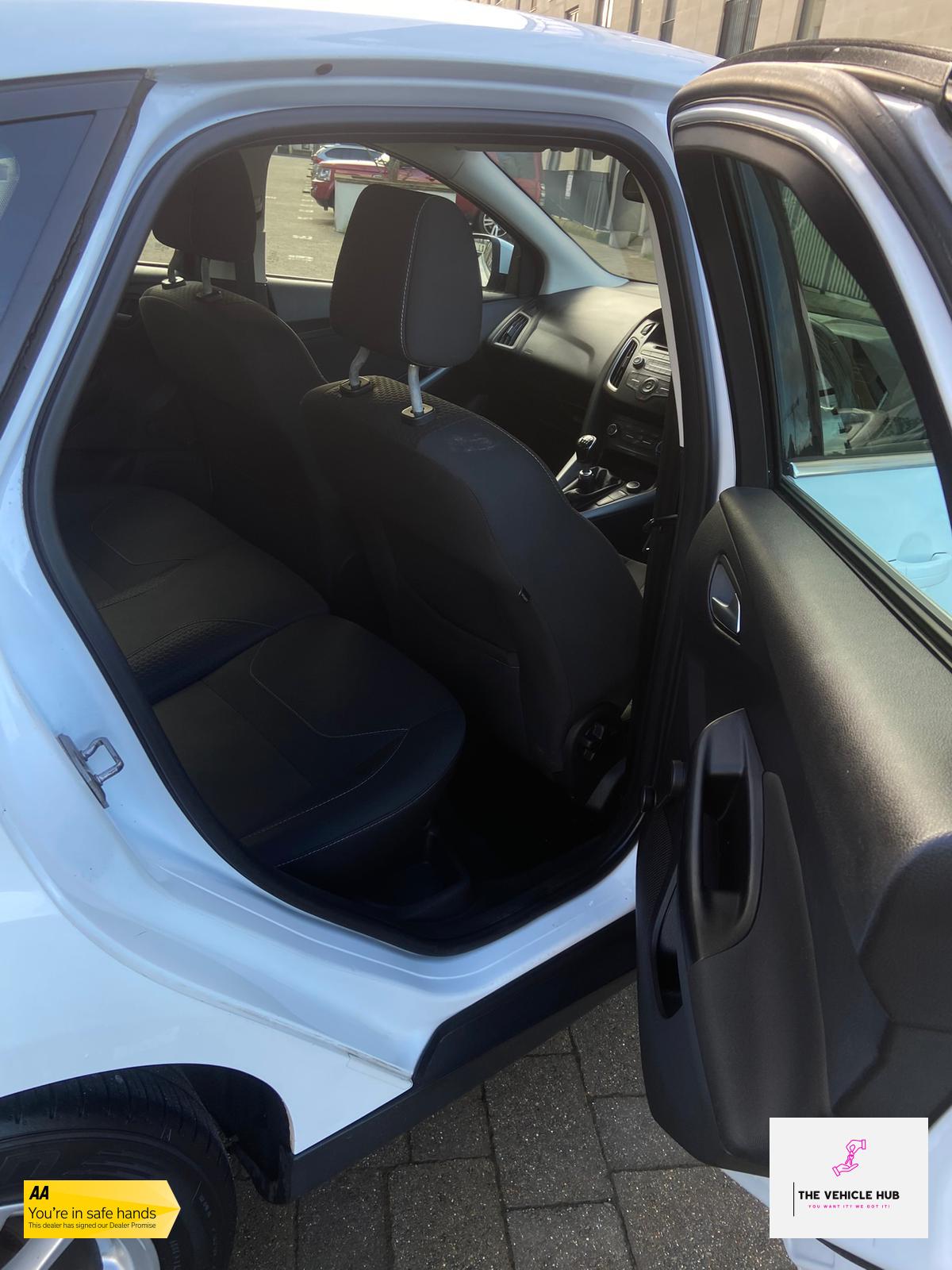 Ford Focus 1.0T EcoBoost Zetec Hatchback 5dr Petrol Manual Euro 6 (s/s) (125 ps)