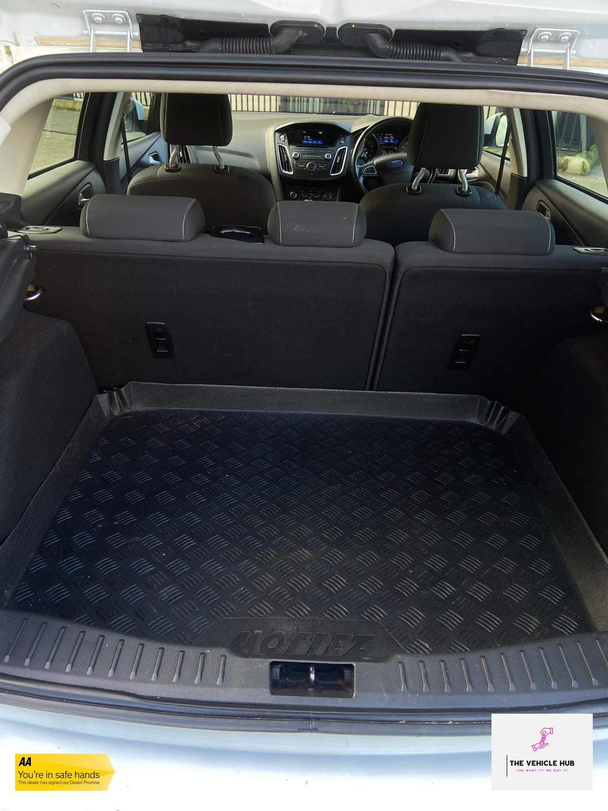 Ford Focus 1.0T EcoBoost Zetec Hatchback 5dr Petrol Manual Euro 6 (s/s) (125 ps)