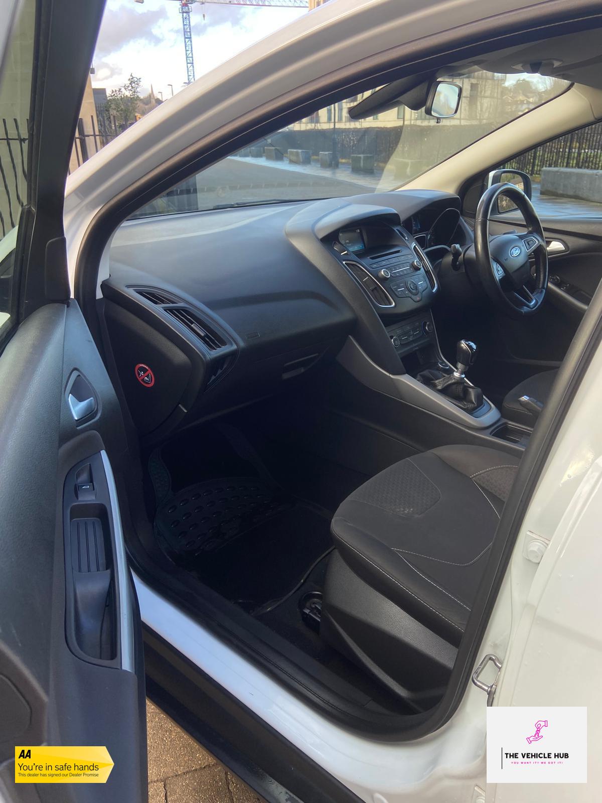 Ford Focus 1.0T EcoBoost Zetec Hatchback 5dr Petrol Manual Euro 6 (s/s) (125 ps)