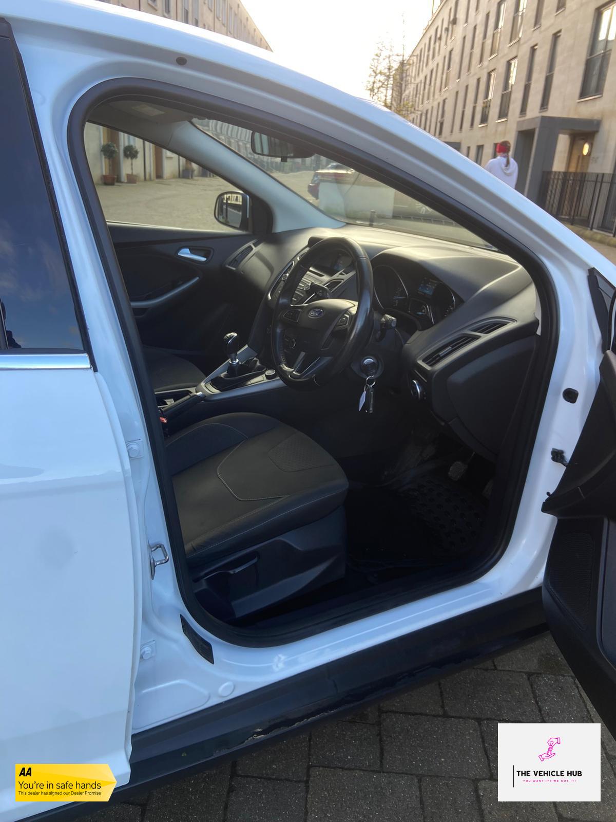 Ford Focus 1.0T EcoBoost Zetec Hatchback 5dr Petrol Manual Euro 6 (s/s) (125 ps)