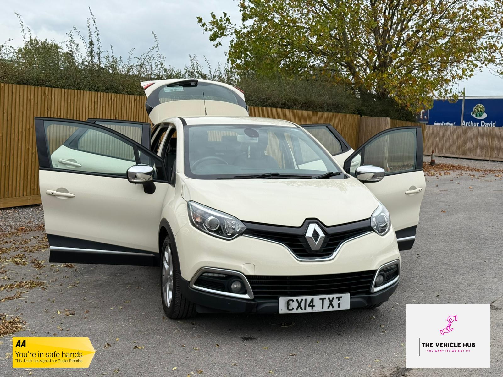 Renault Captur 1.5 dCi ENERGY Dynamique MediaNav SUV 5dr Diesel Manual Euro 5 (s/s) (90 ps)