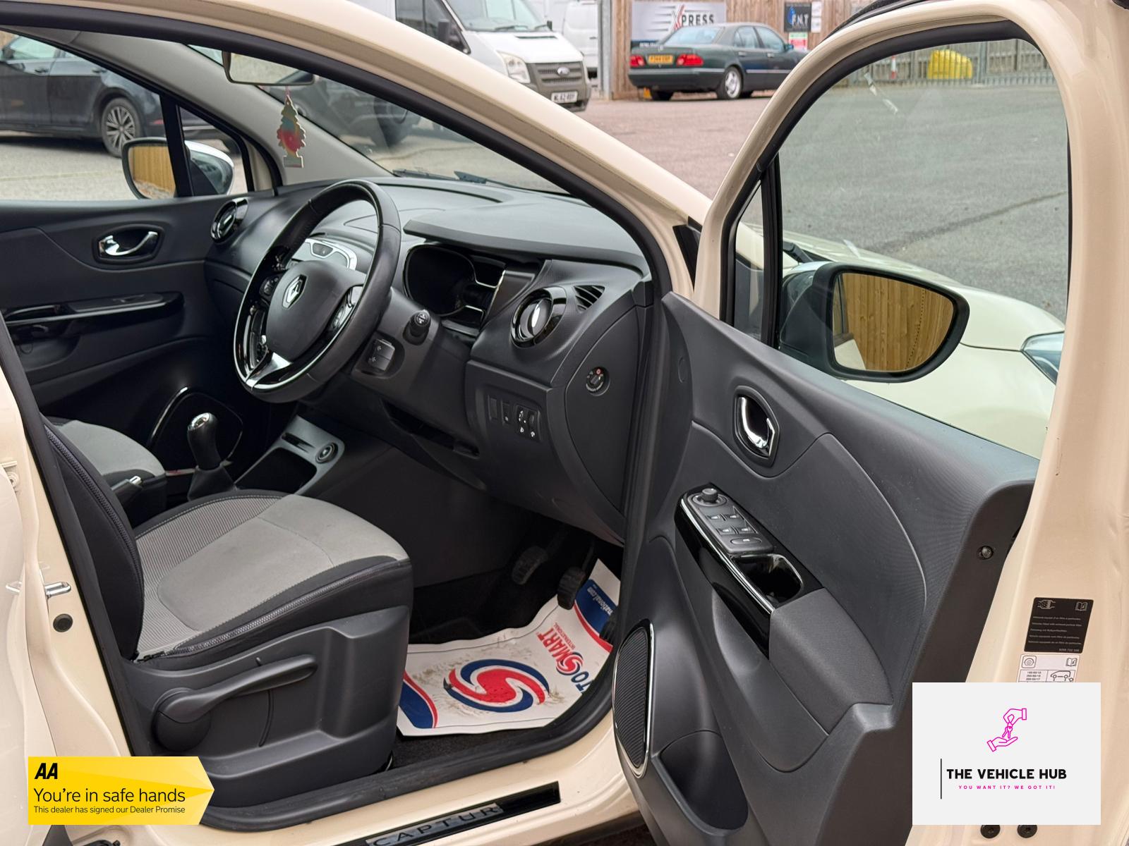 Renault Captur 1.5 dCi ENERGY Dynamique MediaNav SUV 5dr Diesel Manual Euro 5 (s/s) (90 ps)