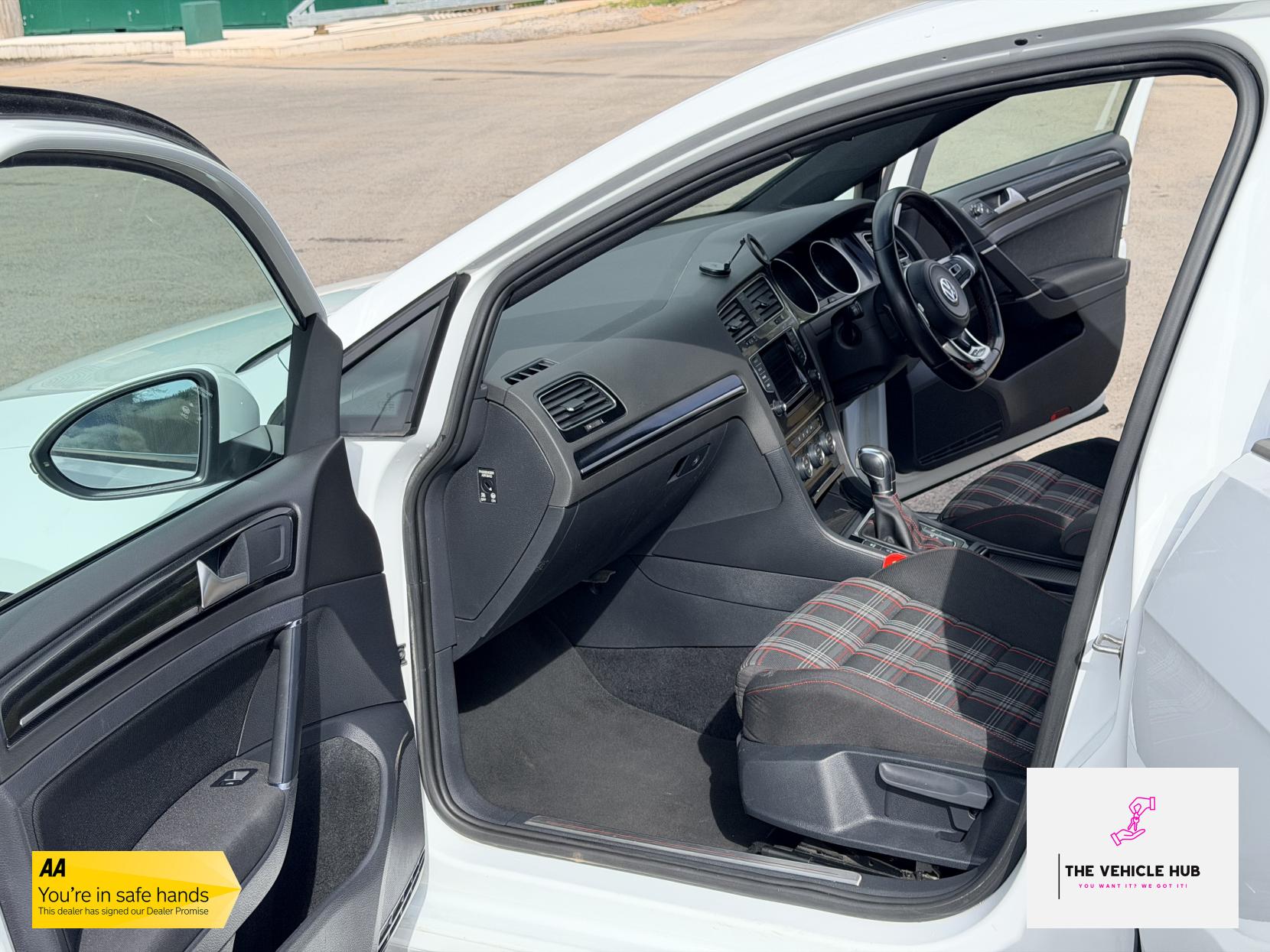 Volkswagen Golf 2.0 TSI BlueMotion Tech GTI Performance Hatchback 5dr Petrol DSG Euro 6 (s/s) (230 ps)