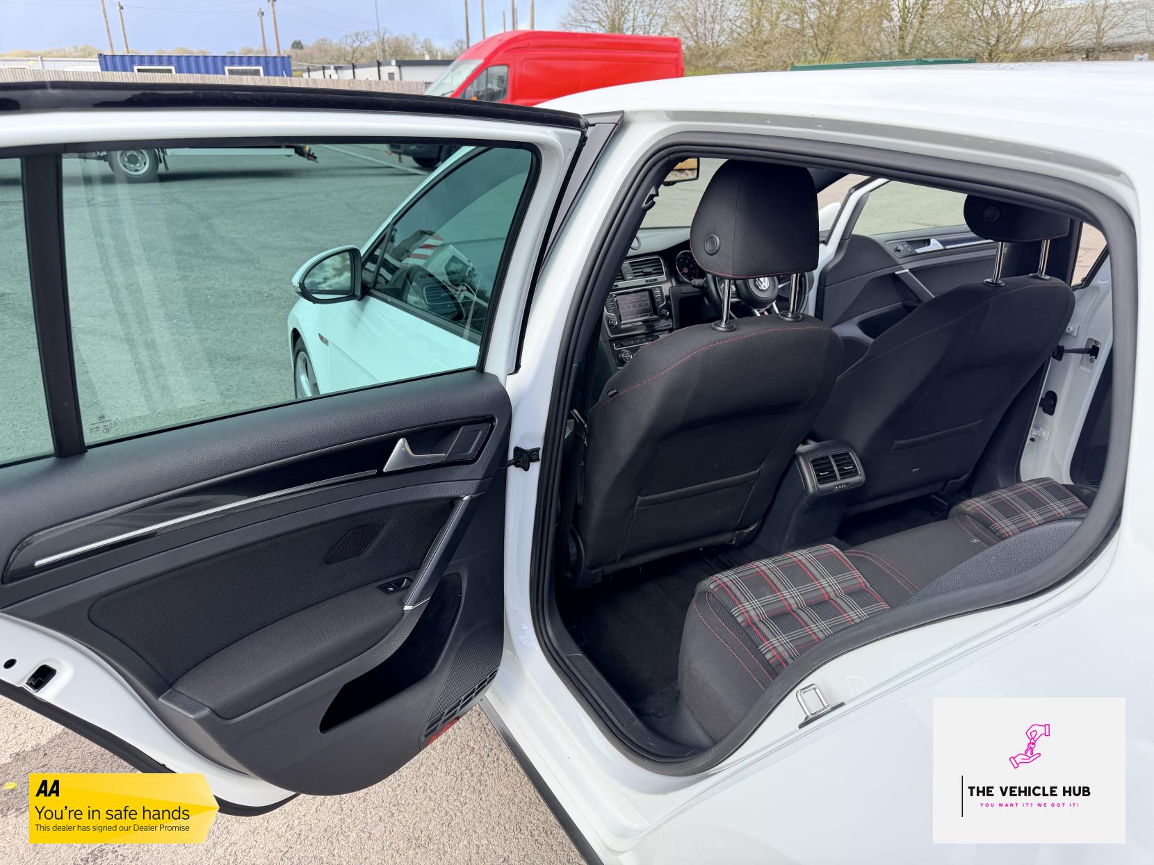 Volkswagen Golf 2.0 TSI BlueMotion Tech GTI Performance Hatchback 5dr Petrol DSG Euro 6 (s/s) (230 ps)