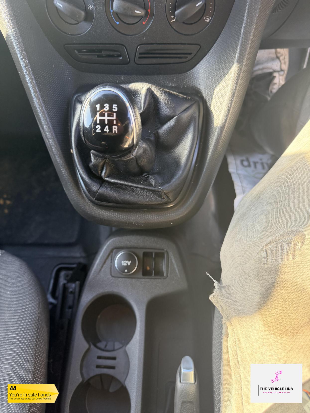 Ford Transit Connect 1.6 TDCi 200 Panel Van 4dr Diesel Manual L1 H1 (124 g/km, 74 bhp)